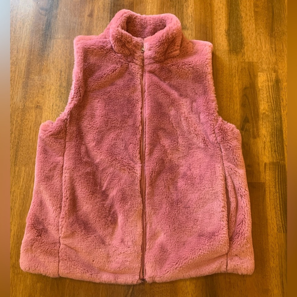 J. Crew faux fur zip up vest. Women’s Medium pink/guava berry/dusty rose